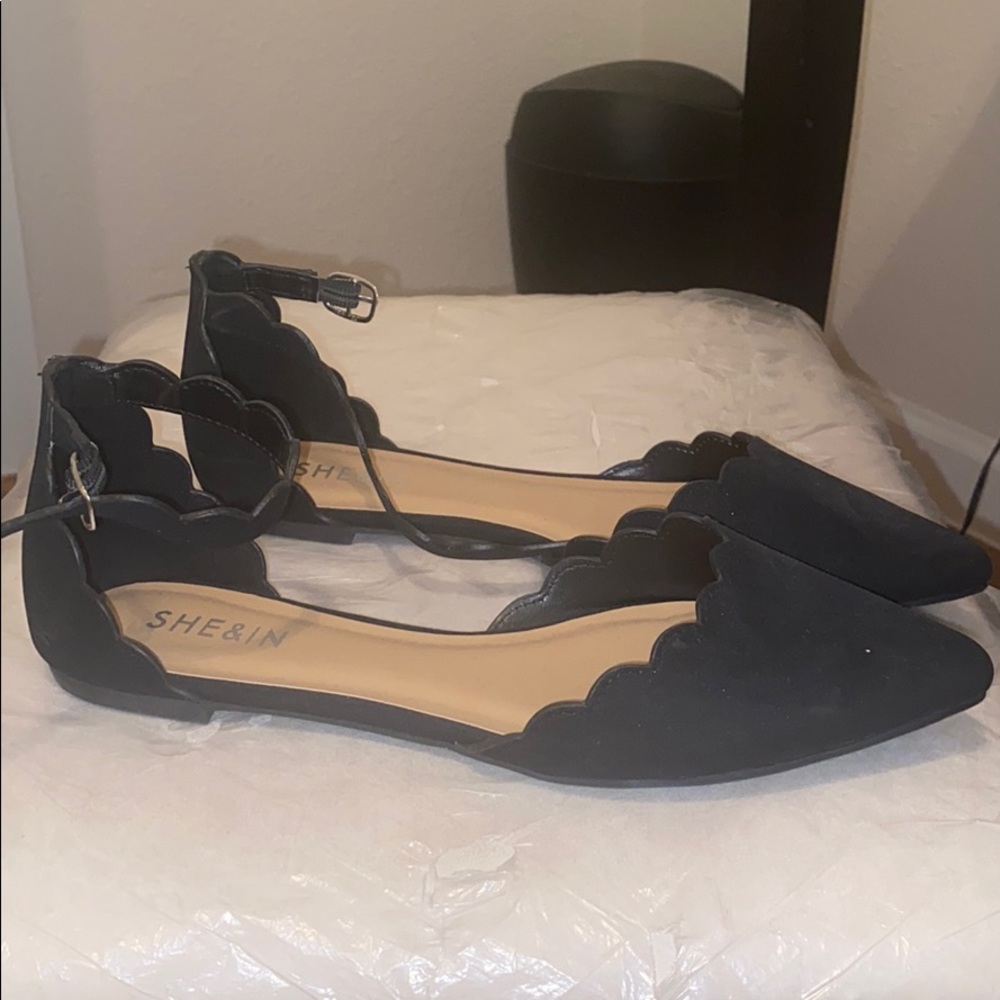 Black strap flats